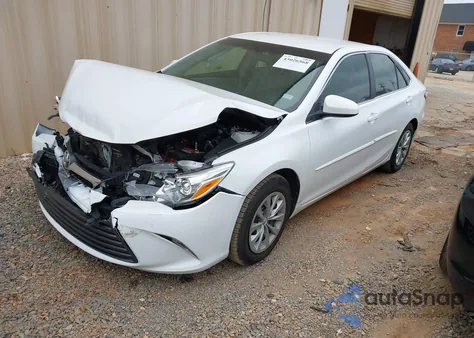 2015 Toyota Camry Le z USA, uszkodzony, nr VIN 4T1BF1FK2FU022259